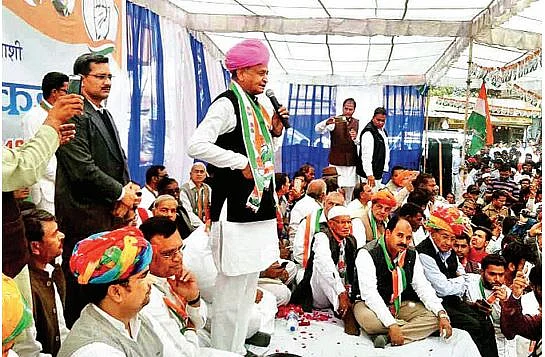 राजस्थानः कांग्रेस लहर और  हर सीट पर आंतरिक कलह ने उड़ा दिए हैं  बीजेपी के होश