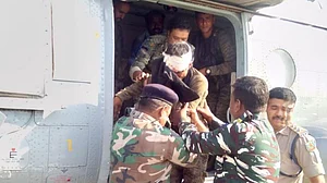 झारखंड: सरायकेला में नक्सलियों का तांडव, आईईडी धमाका कर सुरक्षा कर्मियों पर की फायरिंग, 11 जवान घायल