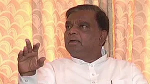 लोकसभा चुनाव 2019 LIVE: बीजेपी नेता का पीएम पर निशाना, कहा- स्व. राजीव गांधी पर बयान देकर मोदी ने गलत किया