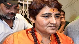 मालेगांव ब्लास्ट केस में बीजेपी की प्रज्ञा को हर हफ्ते कोर्ट में लगानी पड़ेगी हाजिरी, अदालत का आदेश