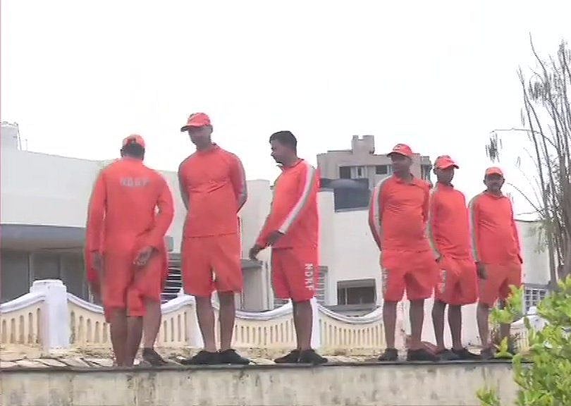 तूफान ‘वायु’ LIVE: चक्रवात ‘वायु’ गुजरात तट से टकराया, कई जगहों पर भारी बारिश