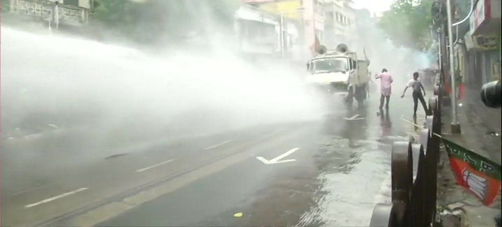 बड़ी खबर LIVE: ‘वायु’ तूफान की आहट पर गुजरात के 10 जिलों से 2 लाख से ज्यादा लोगों को सुरक्षितों जगहों पर भेजा गया