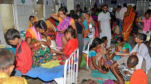 स्वास्थ्य केंद्र बेहाल, आंगनबाड़ी की सुस्त रफ्तार, तो फिर कैसे न हो बिहार ‘चमकी’ का शिकार
