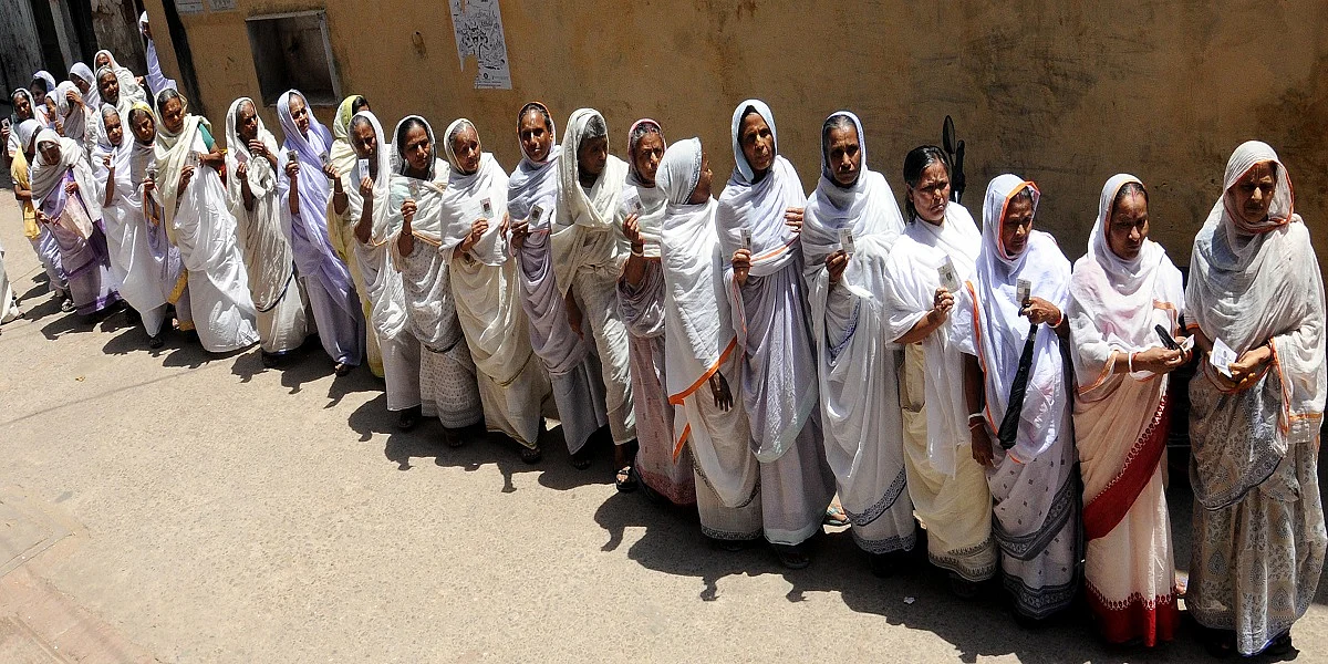 अंतरराष्ट्रीय विधवा दिवसः आखिर कब तक छोड़ी जाती रहेंगी विधवाएं मोक्ष के लिए