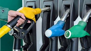 पेट्रोल-डीजल की कीमतों की मार जारी, लगातार चौथे दिन बढ़े दाम, जानिए आपके शहर में कीमतों में कितना हुआ इजाफा