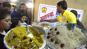 कोलकाता में फूड फेस्टिवल कराने वालों के धमकी, ‘बीफ’ करना पड़ा ‘बीप’