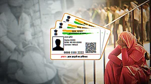 पहचान की धोखाधड़ी बनेगी गंभीर संकट, तो क्यों न हो ‘आधार’ के आधार पर एतराज़ !