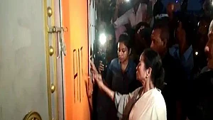 पश्चिम बंगाल: ‘जय श्री राम’ पर तकरार के बीच ममता ने बीजेपी दफ्तर का तुड़वाया ताला, कब्जे का लगा आरोप