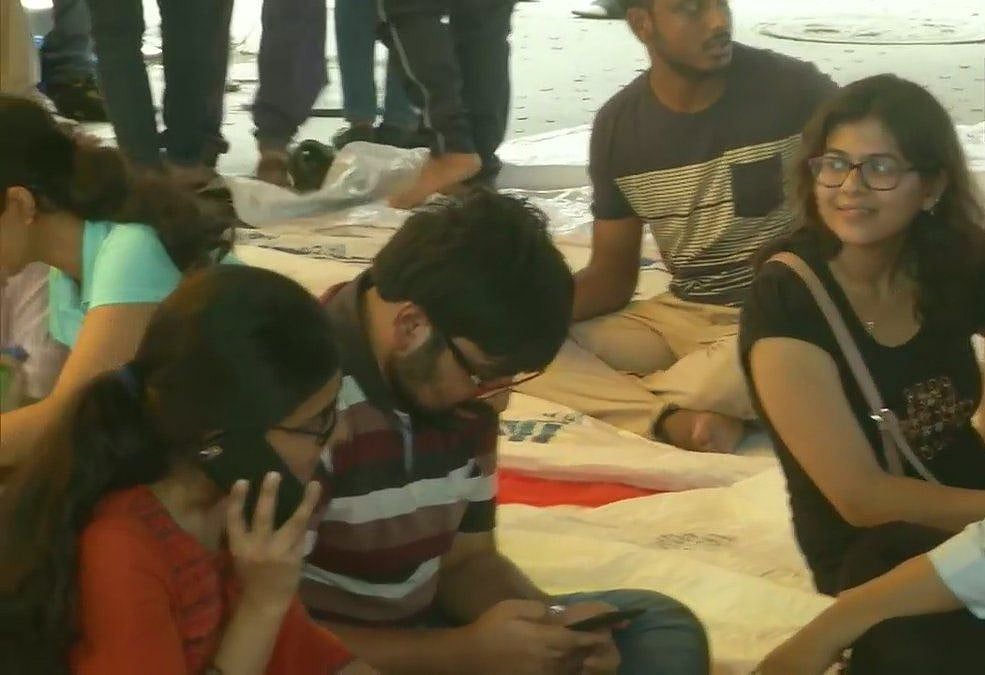 कोलकाता के डॉक्टर्स के समर्थन में आए देश के कई शहरों के डॉक्टर्स, बढ़ी मरीजों की परेशानी