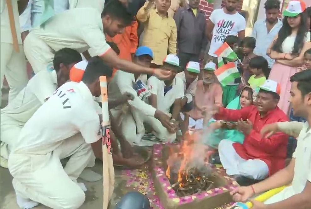 वर्ल्ड कप 2019 LIVE: भारत ने पाकिस्तान को सातवीं बार वर्ल्ड कप में धोया, बारिश से बाधित मैच में 89 रन से शानदार जीत