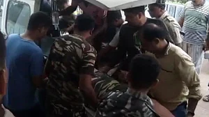 झारखंड: दुमका में नक्सलियों से मुठभेड़ में एसएसबी का 1 जवान शहीद, 4 घायल, 5 नक्सली मारे गए