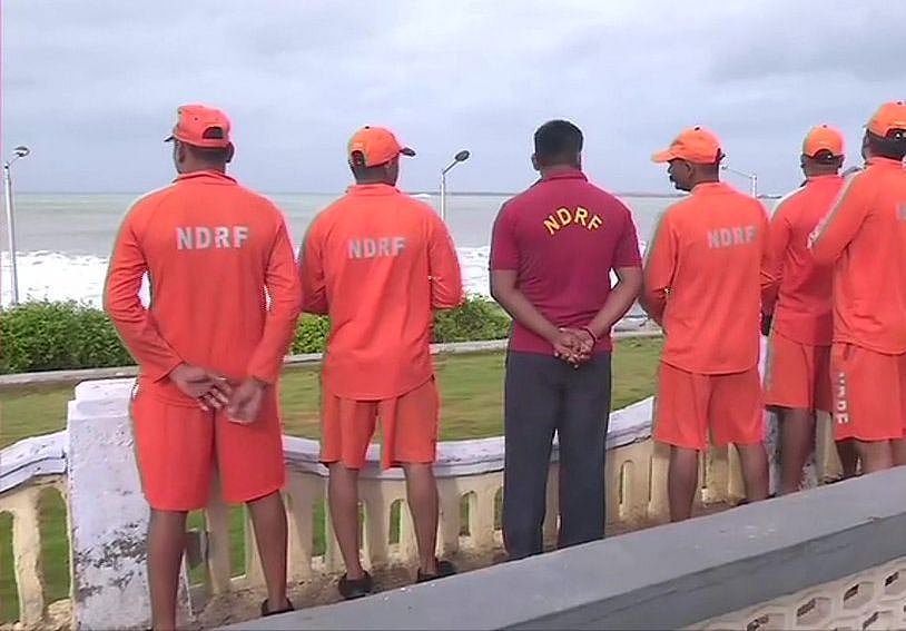 तूफान ‘वायु’ LIVE: चक्रवात ‘वायु’ गुजरात तट से टकराया, कई जगहों पर भारी बारिश