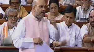 नवजीवन बुलेटिन: अमित शाह ने जम्मू कश्मीर में राष्ट्रपति शासन बढ़ाने का रखा प्रस्ताव, इस समय की 4 बड़ी खबरें