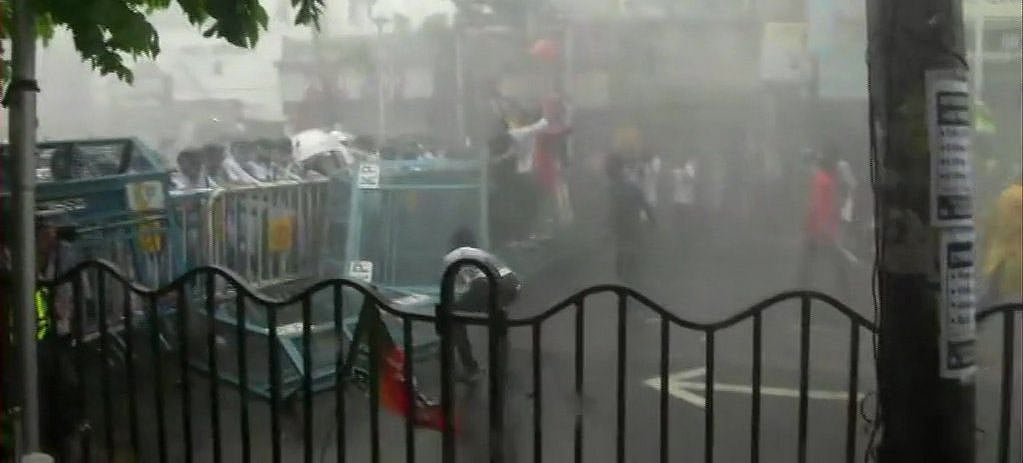 बड़ी खबर LIVE: ‘वायु’ तूफान की आहट पर गुजरात के 10 जिलों से 2 लाख से ज्यादा लोगों को सुरक्षितों जगहों पर भेजा गया