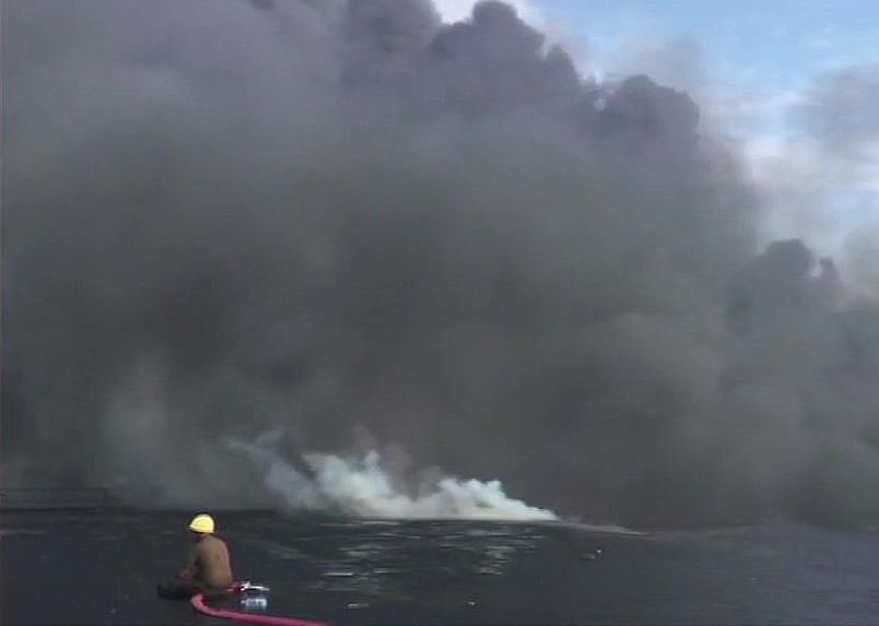 कोलकाता में केमिकल गोदाम में भीषण आग, दमकल की 25 गाड़ियां मौक पर, आग पर काबू पाने की कोशिश जारी