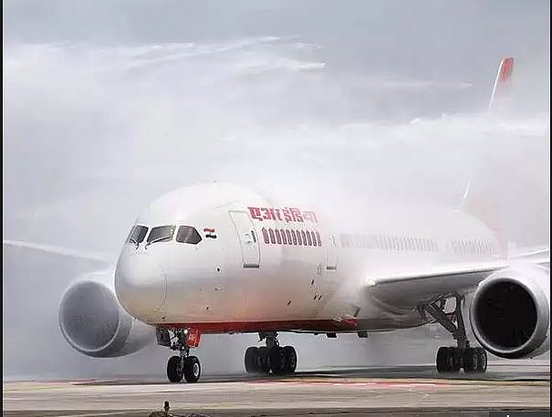 अमेरिका जा रहे एयर इंडिया विमान में बम की धमकी, ब्रिटिश फाइटर जेट्स ने लंदन में कराई इमरजेंसी लैंडिंग