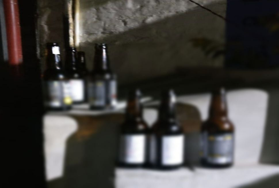 दिल्ली: फार्महाउस पर लड़के-लड़कियां कर रहे थे रेव पार्टी, पुलिस ने मारा छापा, 16 हिरासत में, शराब-ड्रग्स बरामद