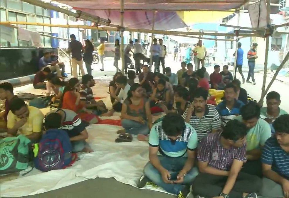 कोलकाता के डॉक्टर्स के समर्थन में आए देश के कई शहरों के डॉक्टर्स, बढ़ी मरीजों की परेशानी