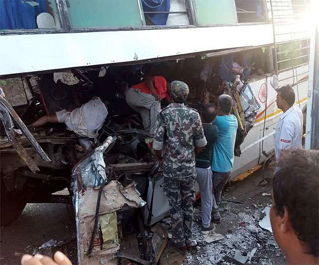 झारखंड: हजारीबाग में भीषण सड़क हादसा, 11 लोगों की मौत, 25 घायल, कई लोगों के हालात गंभीर