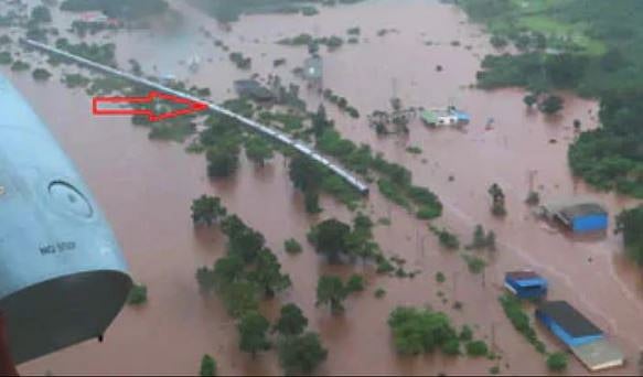 जब 18 घंटों से ट्रैक पर फंसी महालक्ष्मी एक्सप्रेस में गर्भवती महिलाओं को हुआ दर्द, जानें कौन बना ‘संकट मोचक’