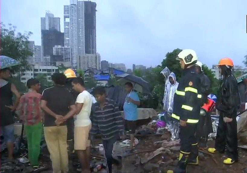 मुबंई-पुणे में भारी बारिश बनी जानलेवा, कई जगहों पर गिरी दीवारें, 22 लोगों की मौत, सीएम ने किया मुआवजे का ऐलान