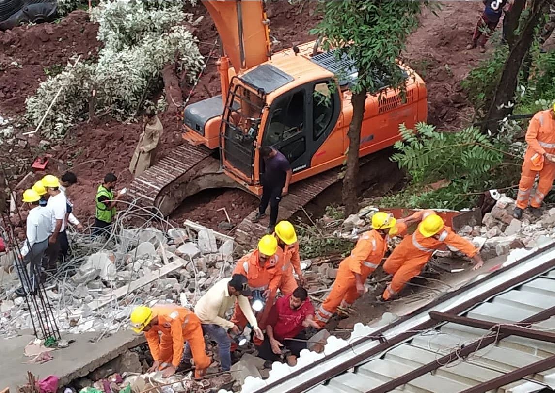 नवजीवन बुलेटिन: कुमारहट्टी हादसे में अब तक 8 की मौत और मुस्लिम समाज पर बीजेपी विधायक का विवादित बयान, 4 बड़ी खबरें