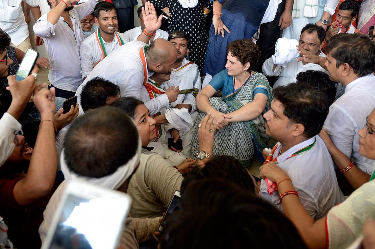 बड़ी खबर LIVE: शीला दीक्षित के निधन से शोक की लहर, पीएम मोदी, सोनिया गांधी समेत कई दिग्गजों ने किए अंतिम दर्शन