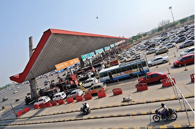 मोदी सरकार में टोल टैक्स का मतलब जेब पर डाका, टोल कंपनियों को लूट की खुली छूट