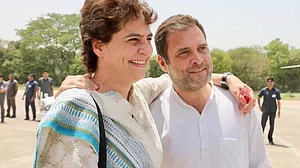 नवजीवन बुलेटिन: राहुल गांधी के इस्तीफे को प्रियंका गांधी ने बताया साहसी फैसला, इस समय की 4 बड़ी खबरें