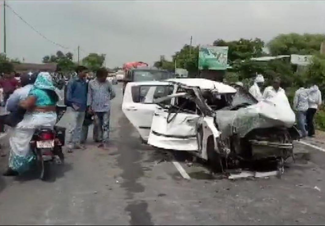 उन्नाव रेप कांड: रायबरेली में ट्रक और कार की टक्कर में घायल हुई पीड़िता, हादसे में लड़की की चाची और मां की मौत