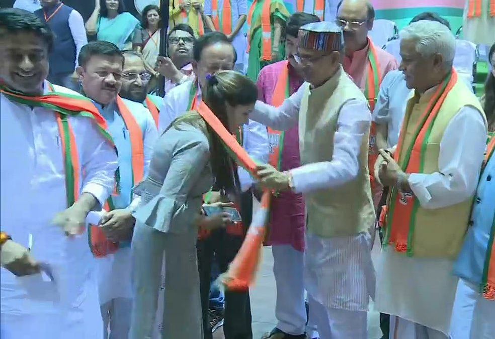 हरियाणवी डांसर सपना चौधरी को मिला नया ‘प्लेटफॉर्म’, बीजेपी में हुईं शामिल