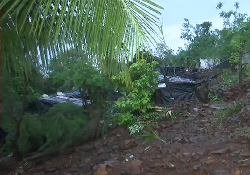 मुबंई-पुणे में भारी बारिश बनी जानलेवा, कई जगहों पर गिरी दीवारें, 22 लोगों की मौत, सीएम ने किया मुआवजे का ऐलान