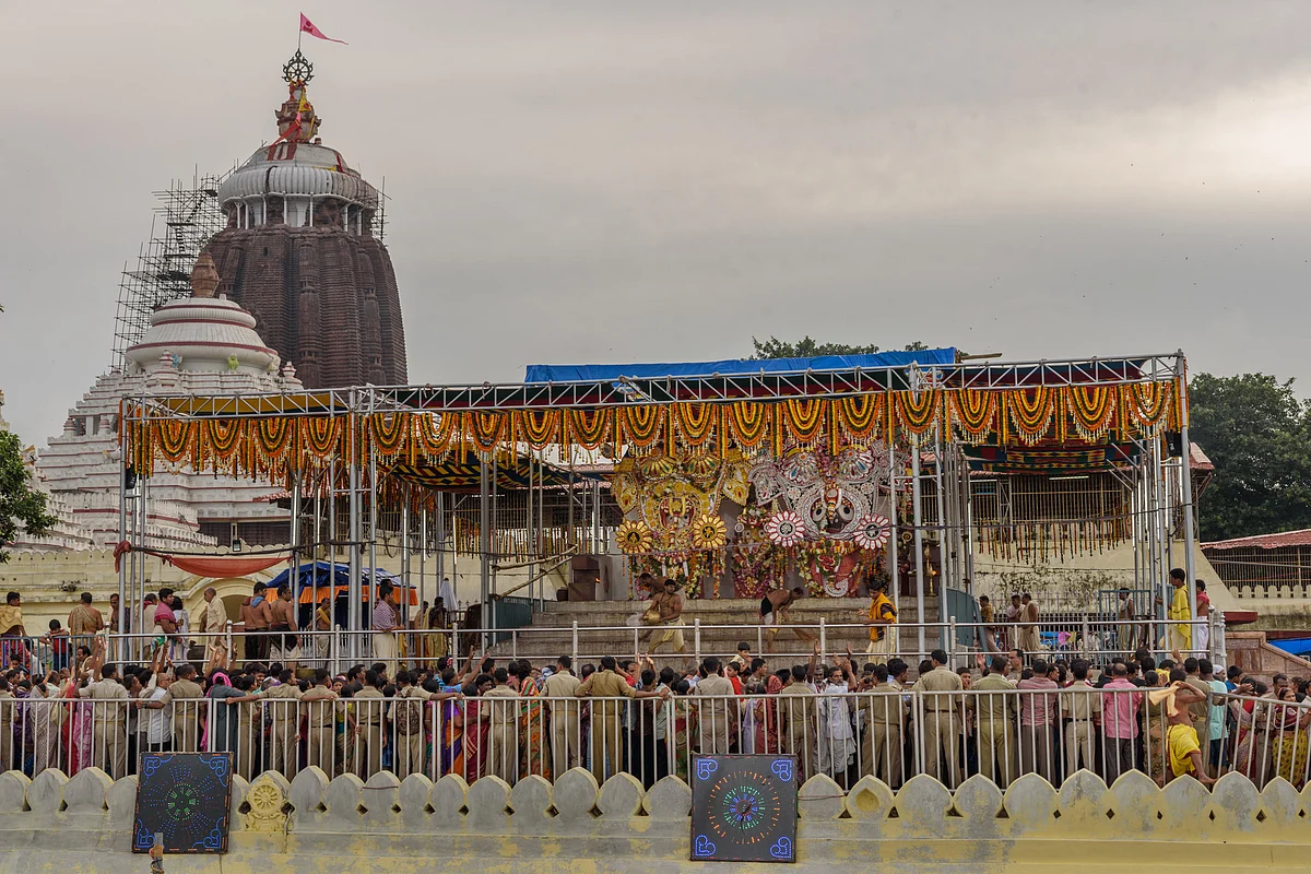 15 ट्रक फूलों से सजाने के लिए पुरी के जगन्नाथ मंदिर में ठोक दी गईं बेशुमार कीलें, भारतीय पुरातत्व विभाग ने जताई आपत्ति