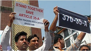 जानिए क्यों कश्मीर में अनुच्छेद 35-ए को लेकर मचा है बवाल और क्यों हो रही है इसे हटाने की मांग