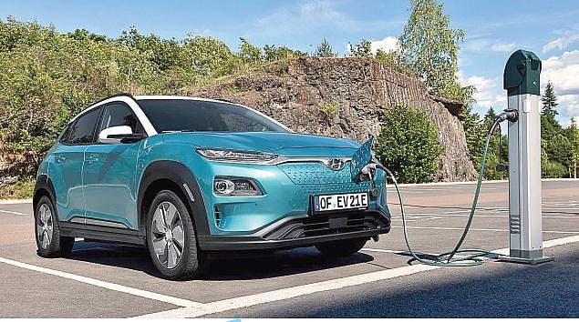 मोदी सरकार का सारा जोर इलेक्ट्रिक वाहनों को बढ़ावा देने पर, लेकिन क्या इससे कम होगा वायु प्रदूषण?