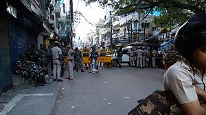 पुरानी दिल्ली में सांप्रदायिक हिंसा भड़काने की कोशिश में बाहरी लोग, बजरंग दल के कई कार्यकर्ता हिरासत में