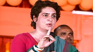 नवजीवन बुलेटिन: मोदी राज में रोजगार पर एक और प्रहार, खतरे में 10 लाख लोगों की नौकरी, प्रियंका गांधी ने जताई चिंता