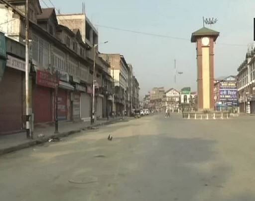 नवजीवन बुलेटिन: आतंकी बुरहान की बरसी पर कश्मीर में सुरक्षा कड़ी, अमरनाथ यात्रियों का जत्था रुका, देखिए 4 बड़ी खबरें