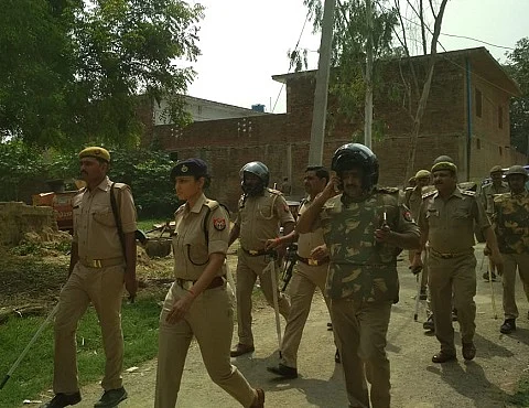 योगी राज में गौकशी के शक में बड़ा बवाल, फतेहपुर में मदरसे को किया आग के हवाले, पथराव के बाद पुलिस बल तैनात