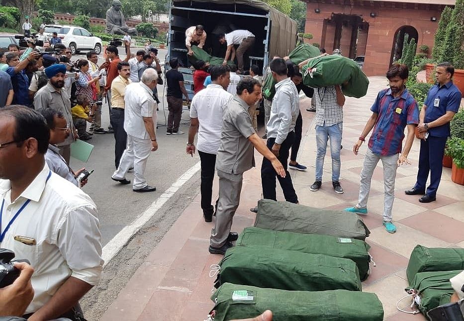 बजट 2019 LIVE: बजट से मोदी सरकार ने किसी भी तबके को राहत नहीं दी, उलटे कई वस्तुओं पर कस्टम ड्यूटी बढ़ा दी- चिदंबरम