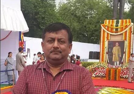 उन्नाव रेप पीड़िता केस में योगी सरकार का डैमेज कंट्रोल, प्रमुख सचिव गृह को हटाया, 26 और अफसर भी इधर-उधर