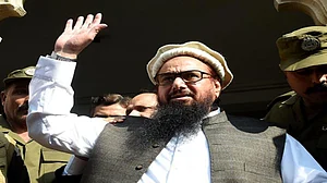 नवजीवन बुलेटिन: मुंबई हमले का मास्टरमाइंड हाफिज सईद लाहौर में गिरफ्तार, अतीक अहमद के घर छापा, देखिए 4 बड़ी खबरें