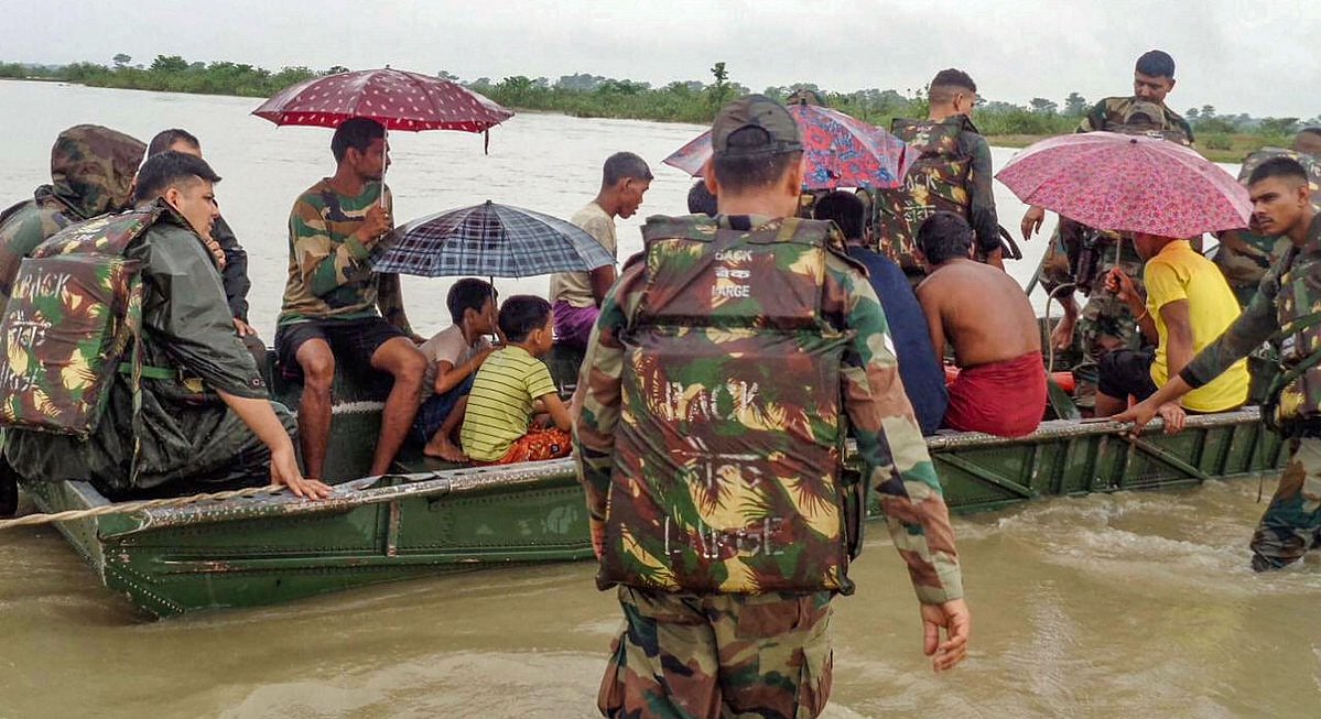 बिहार और असम से बाढ़ की भयावह तस्वीरें आई सामने, अब तक 26 लोगों की मौत, 45 लाख लोग प्राभवित