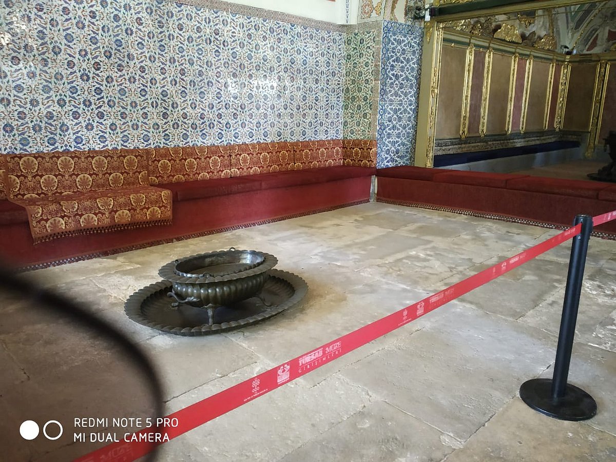 सैलानी: यूरोपीय और एशियाई संस्कृति का संगम है इस्तांबुल का आया सोफिया