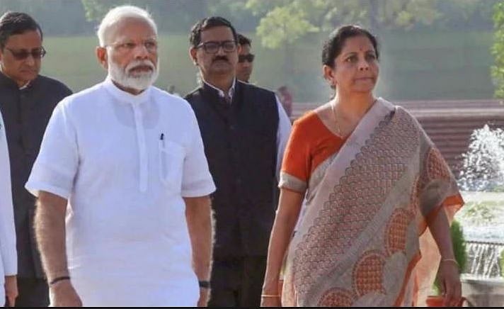 कमजोर वर्ग के छात्रों के बजट में कटौती से मोदी सरकार की नीयत पर उठे सवाल