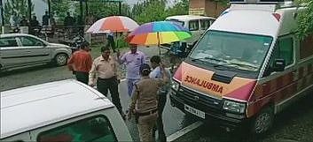 उत्तराखंड: टिहरी गढ़वाल में स्कूल बस के खाई में गिरने से 7 बच्चों की दर्दनाक मौत, 18 बच्चे थे सवार