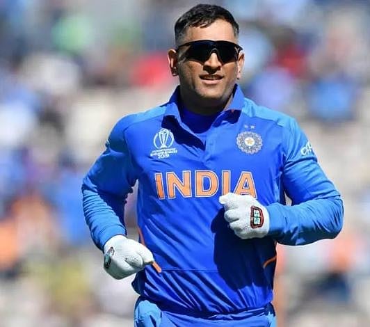 धोनी नहीं खेलेंगे टी-20 वर्ल्ड कप? बाहर बैठाने पर चयनकर्ताओं की सफाई, कहा- सिर्फ इस महीने तक टीम से हैं बाहर