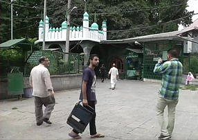 बड़ी खबर LIVE: जम्मू में प्रेस कांफ्रेंस कर रहे कांग्रेस नेता गिरफ्तार, राहुल ने पूछा- कब खत्म होगा पागलपन