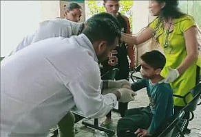 उत्तराखंड: टिहरी गढ़वाल में स्कूल बस के खाई में गिरने से 7 बच्चों की दर्दनाक मौत, 18 बच्चे थे सवार