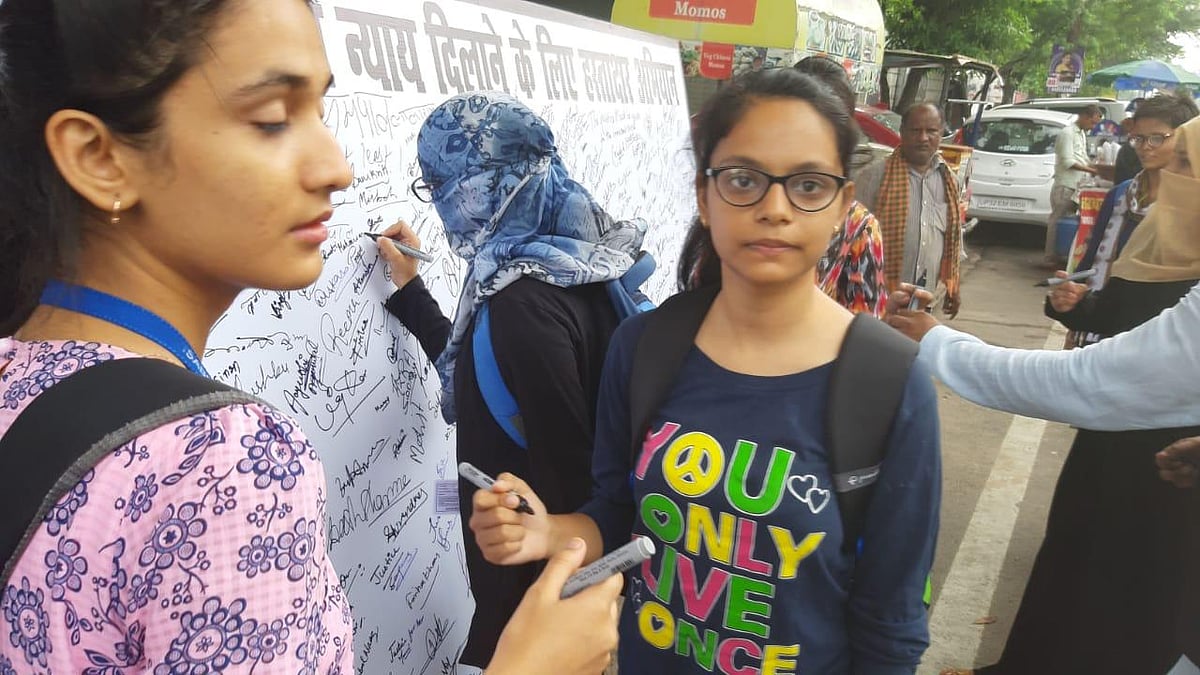 उन्नाव रेप पीड़िता को न्याय के लिए  कांग्रेस का हस्ताक्षर अभियान, लाखों लड़कियों ने हिस्सा लेकर जताया गुस्सा